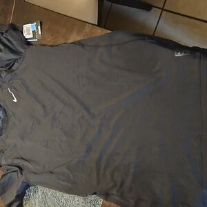 Nike Gray Short Sleeve Tee Moisture-Wicking Athletic Top
